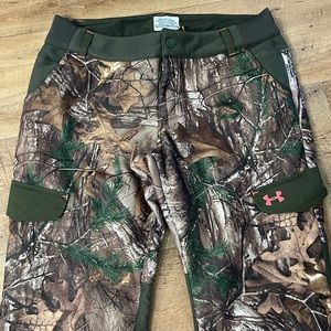 Under Armour Camo Pant size large NWOT